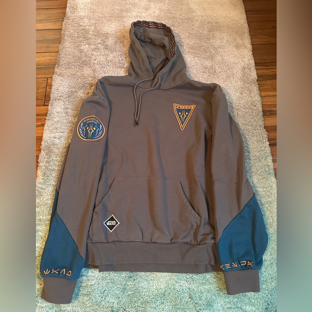 Ahsoka Tano hooded sweatshirt (L)